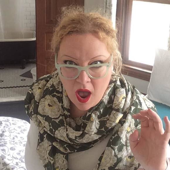 Meet your Posher, Julia - Picture 1 of 1